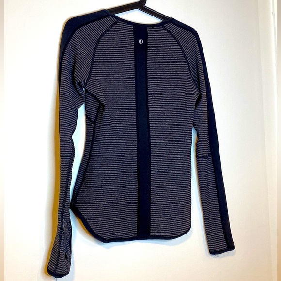 Lululemon Reversible Running Top - Picture 6 of 9